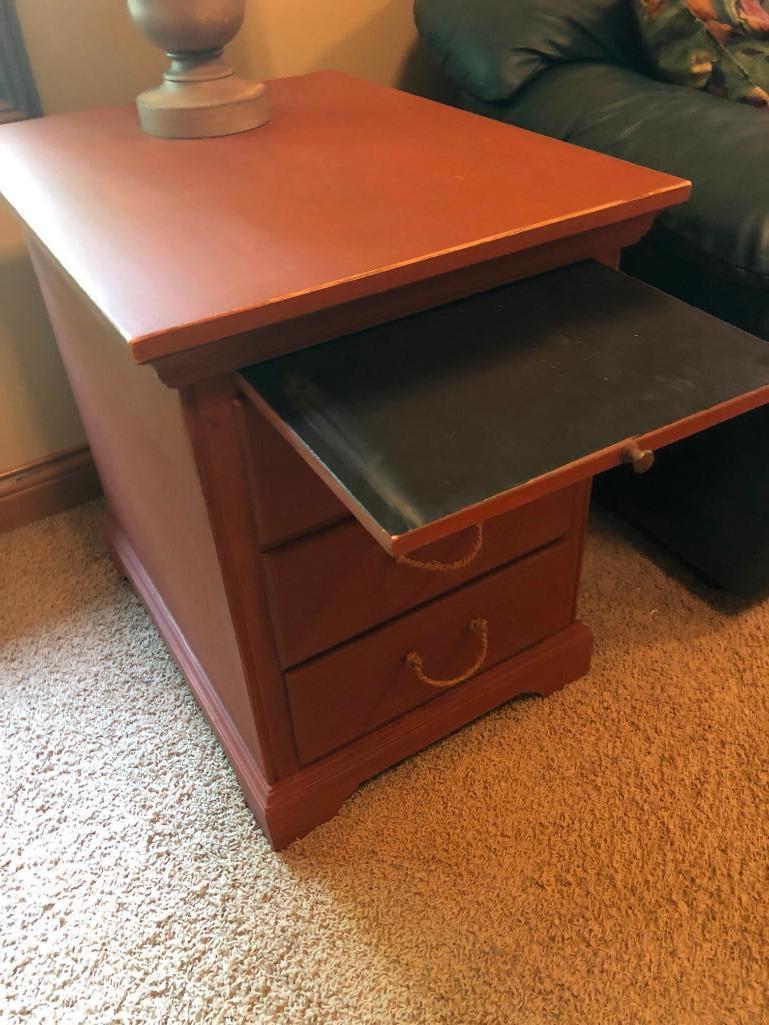 Wooden End Table W/3-Drawers & Pull Out Tray