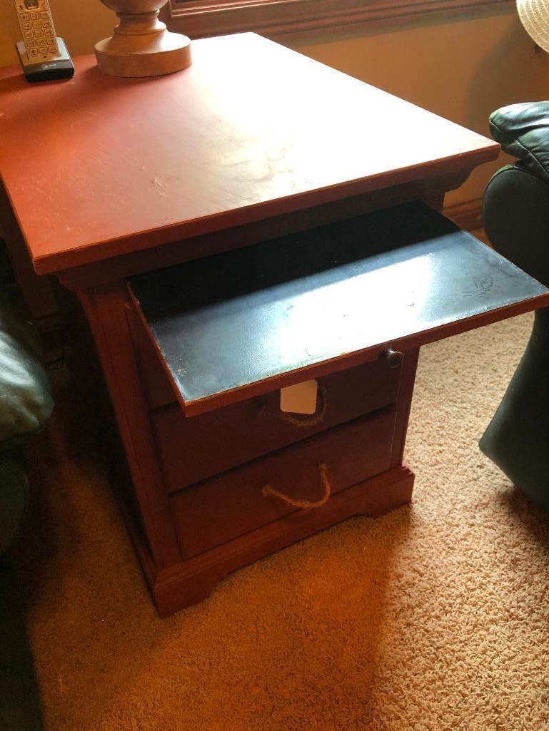 Wooden End Table W/3-Drawers & Pull Out Tray