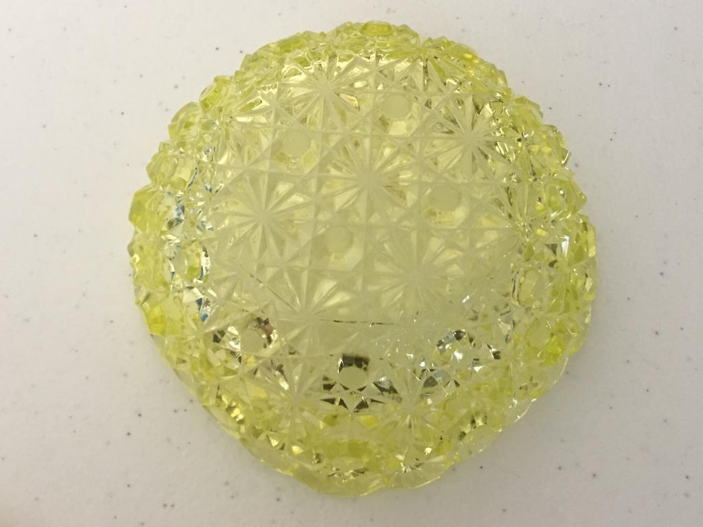 Vaseline Glass Bowl In "Daisy & Button" Pattern