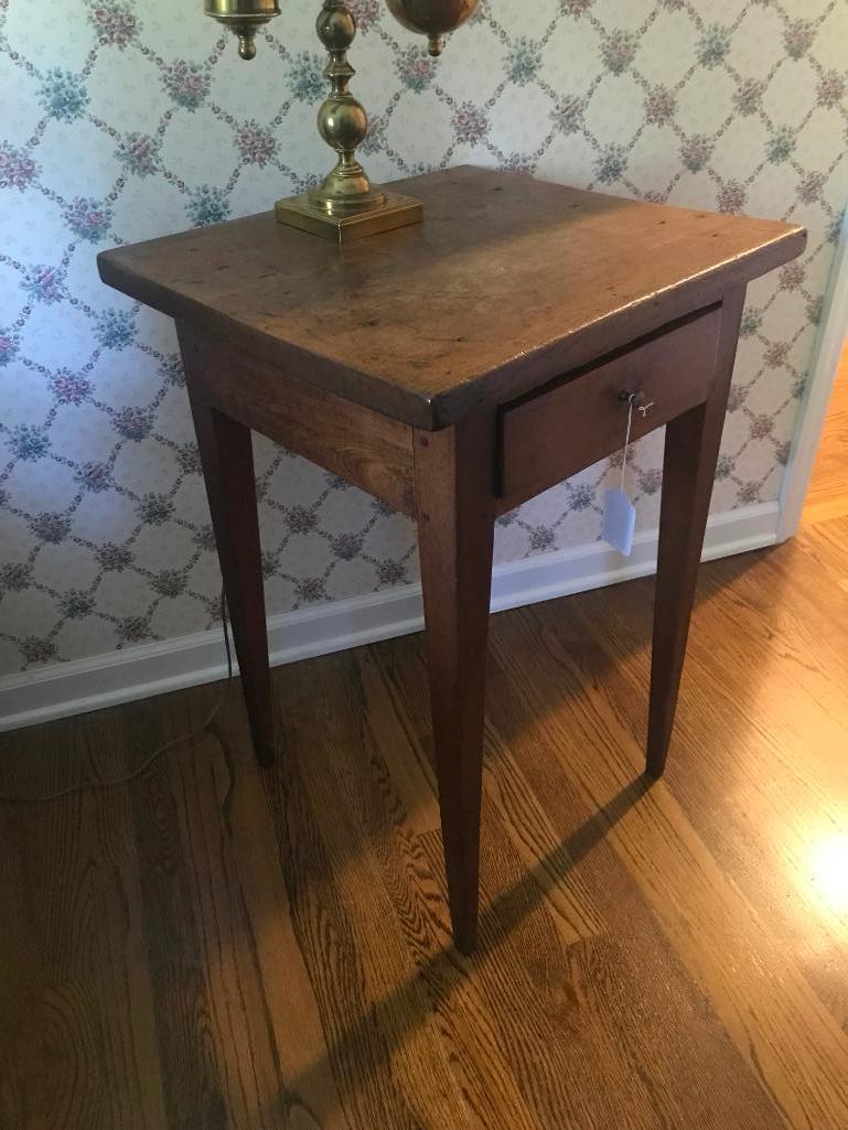 Antique Walnut Hepplewhite 1-Drawer Night Stand