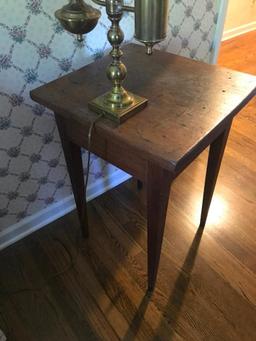 Antique Walnut Hepplewhite 1-Drawer Night Stand