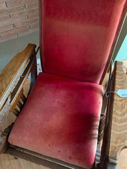 Antique Oak Morris Chair W/Winged Griffins & Claw Feet