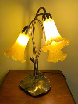 Contemporary Flower Lamp WGlass Shades