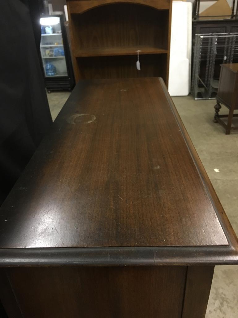 1930's Era Berkey & Gay China Cabinet W/(2) Shelves