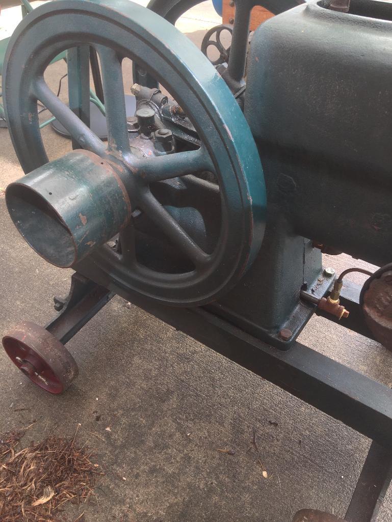 Antique 2.5 HP Hit-Miss Engine