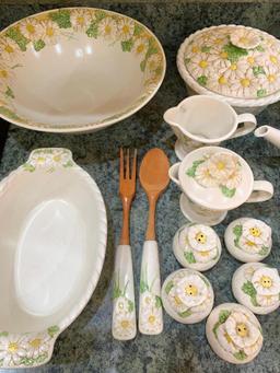 (19) Pcs. Vintage Dinnerware W/Embossed Daisy's