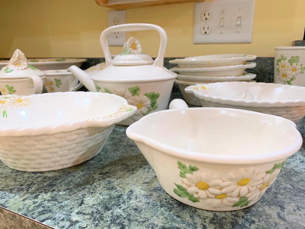 (19) Pcs. Vintage Dinnerware W/Embossed Daisy's