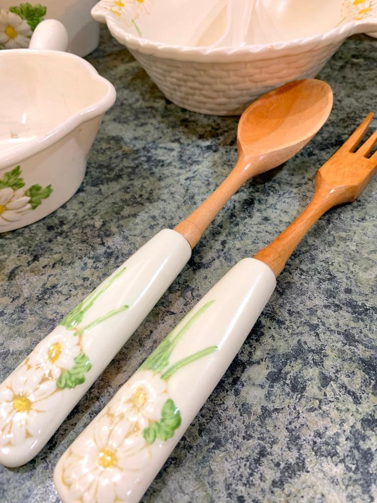 (19) Pcs. Vintage Dinnerware W/Embossed Daisy's