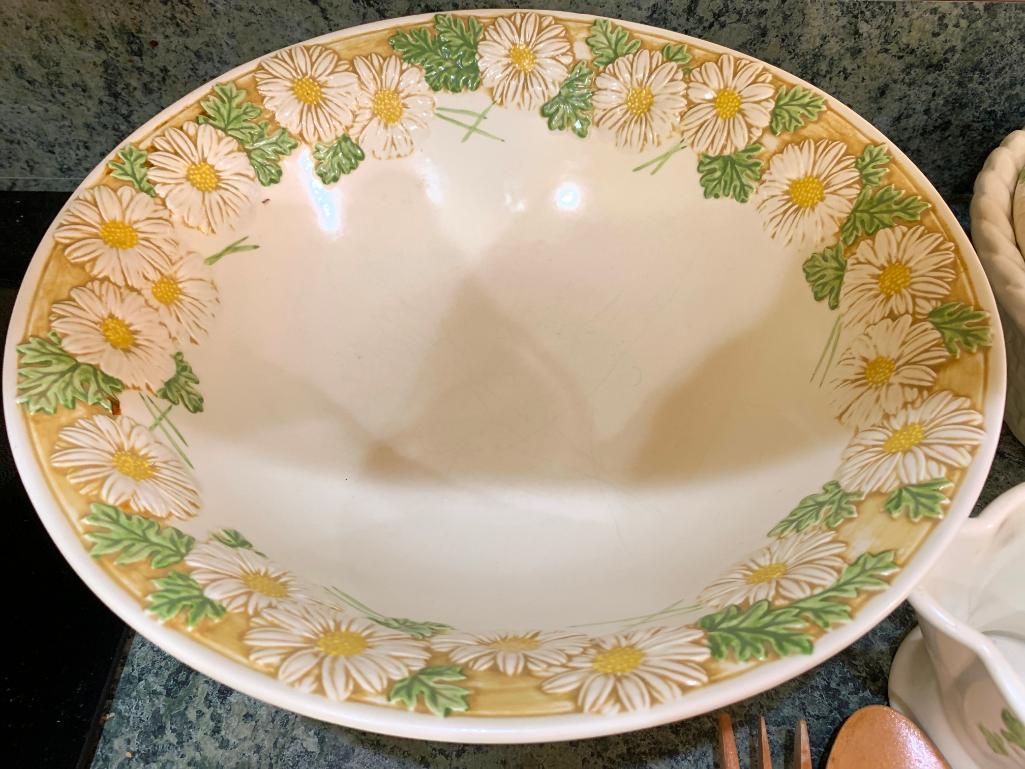 (19) Pcs. Vintage Dinnerware W/Embossed Daisy's