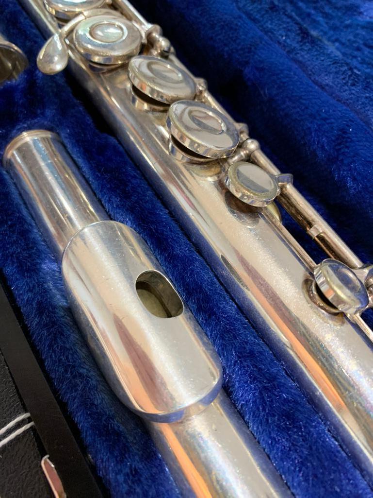 W.T. Armstrong Flute In Velvet Lined Case (Model 90)