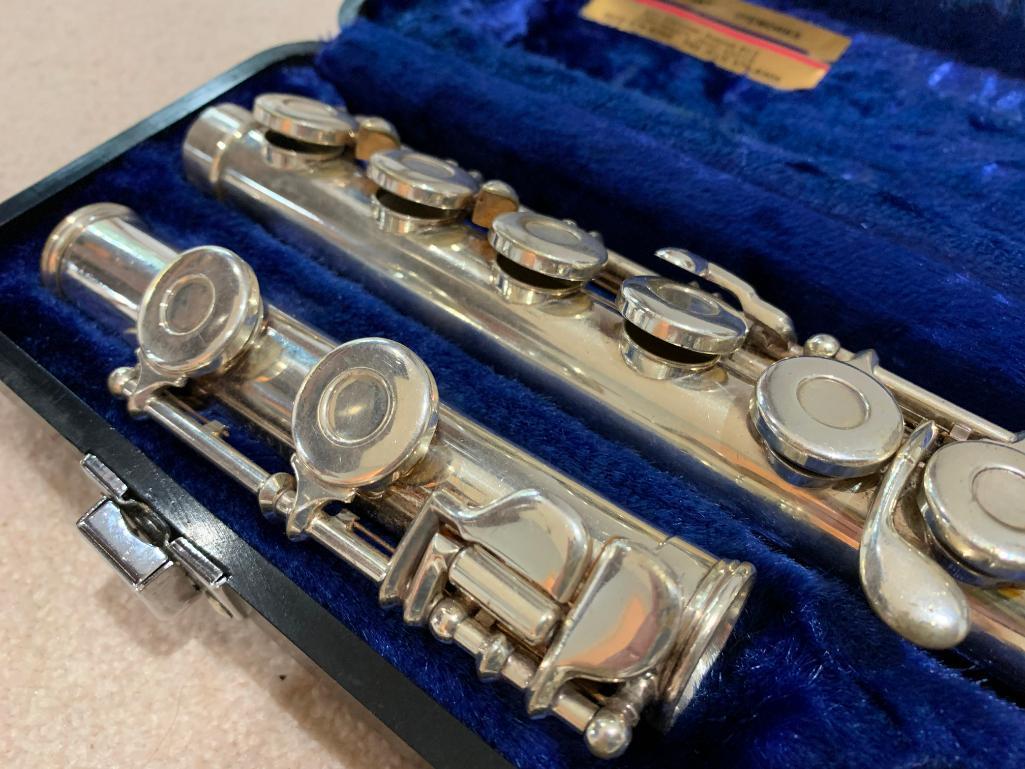 W.T. Armstrong Flute In Velvet Lined Case (Model 90)