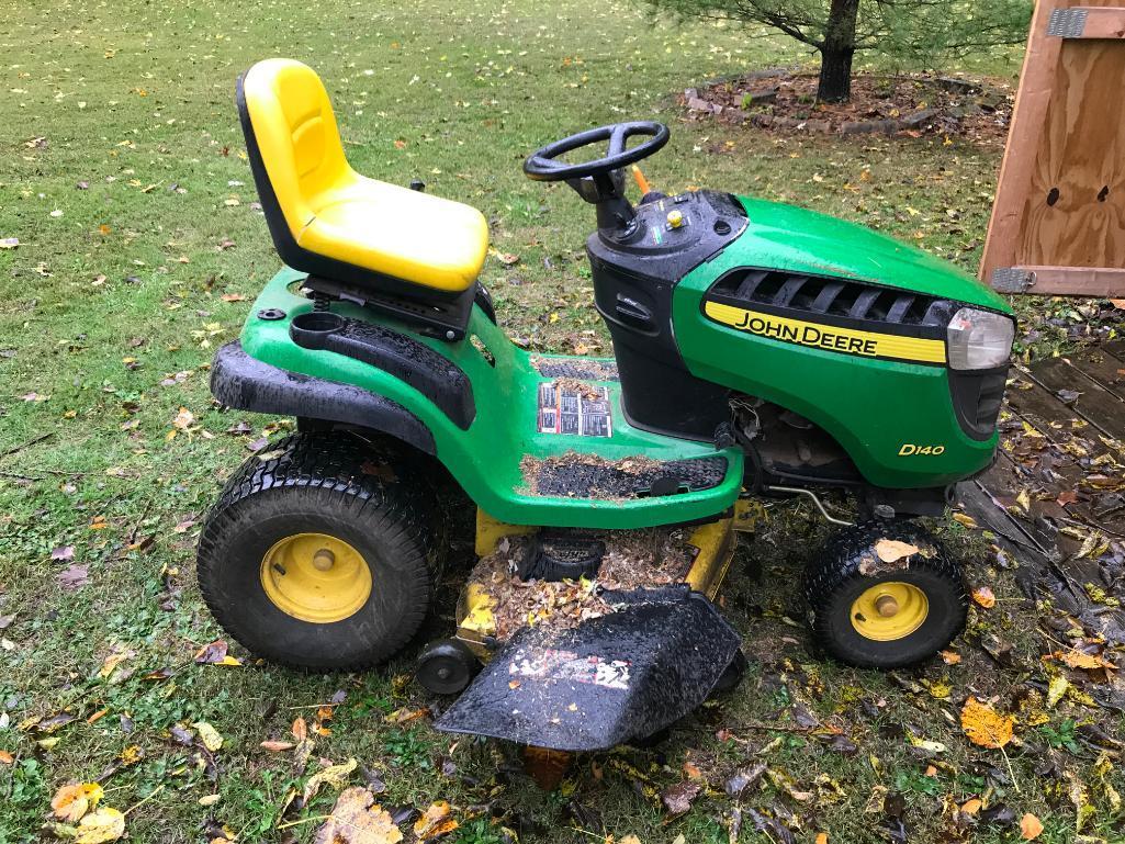 John Deere D140 Riding Lawn Mower