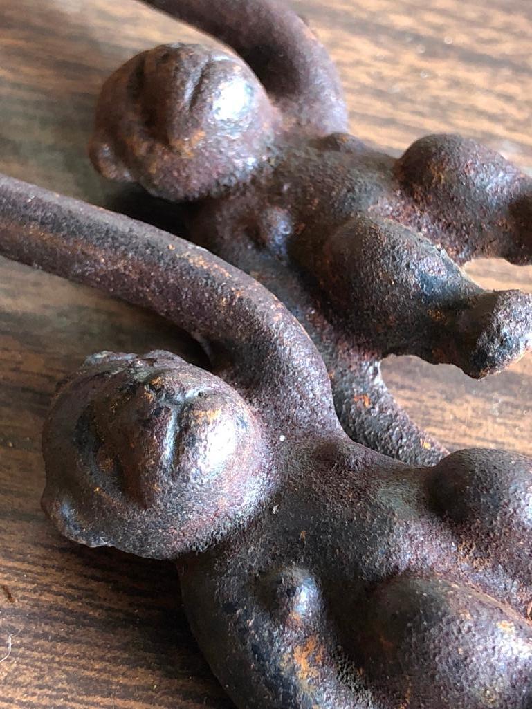 Cast Iron Hanging Monkeys