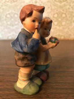 Hummel Figurine: "We Congratulate"