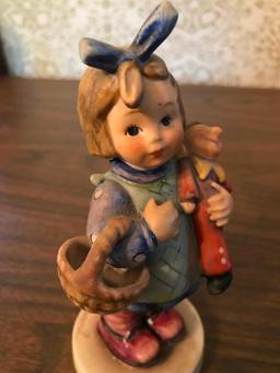 Hummel Figurine: "What Now?" #7 Goebel Collectors Club