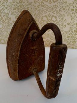 Vintage "Wapak" #7 Cast Iron Sad Iron