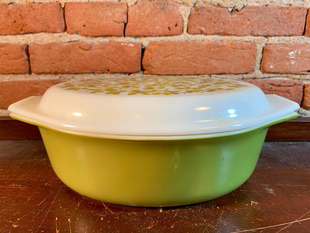 Vintage Verde Green Pyrex 2.5 Qt. Baking Dish W/Lid