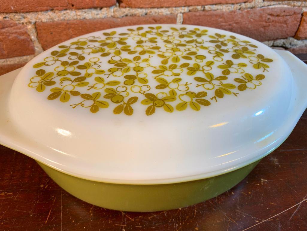 Vintage Verde Green Pyrex 2.5 Qt. Baking Dish W/Lid
