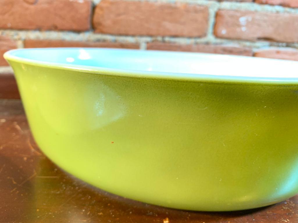 Vintage Verde Green Pyrex 2.5 Qt. Baking Dish W/Lid