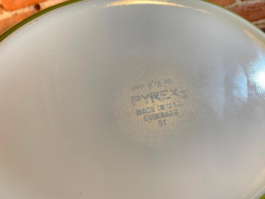 Vintage Verde Green Pyrex 2.5 Qt. Baking Dish W/Lid