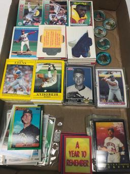 Group Of 500 +/- Baseball & Football Cards