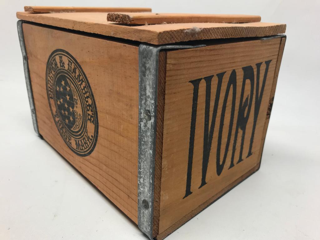 Wooden "P & G" Lidded Box