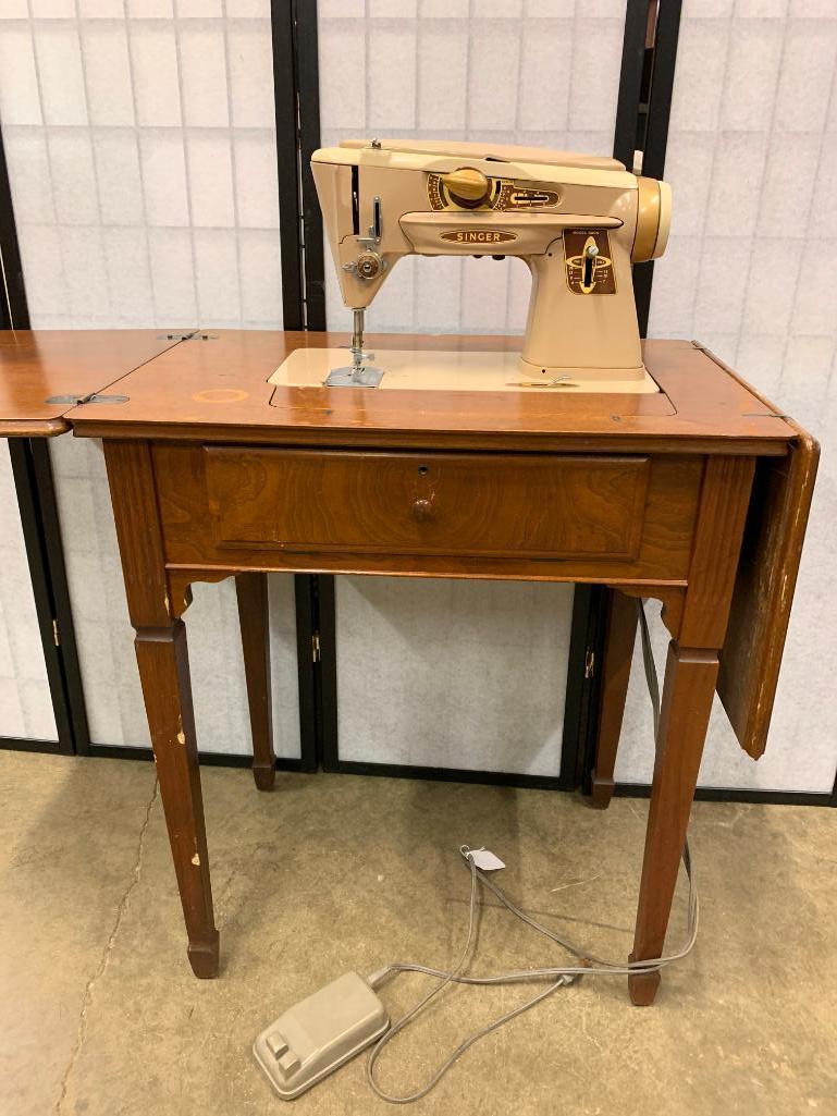 Singer Sewing Machine Model 500A In Cabinet