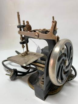 Antique Singer Featherweight/Child Size Sewing Machine W/Motor