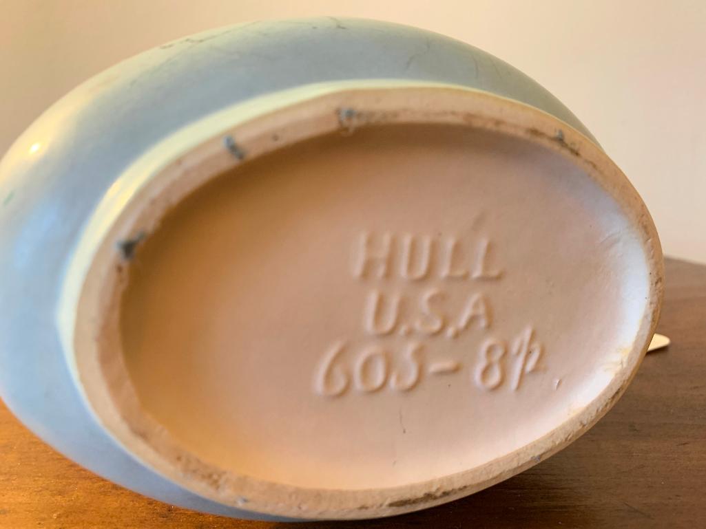 Hull Pottery Vase In Poppy Pattern #605-8.5"