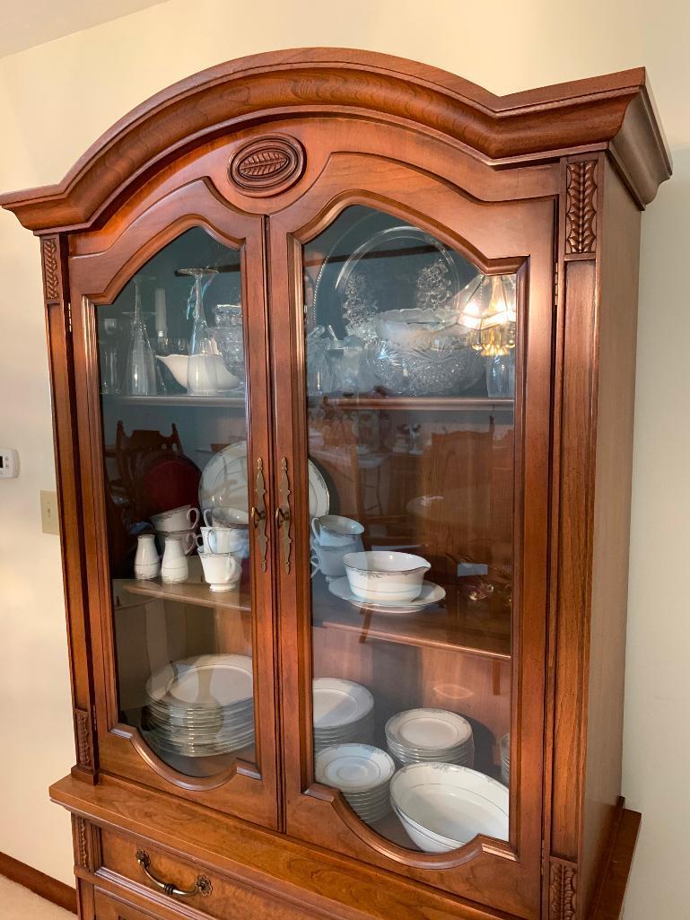 Vintage 1960's Mount Airy China Cabinet