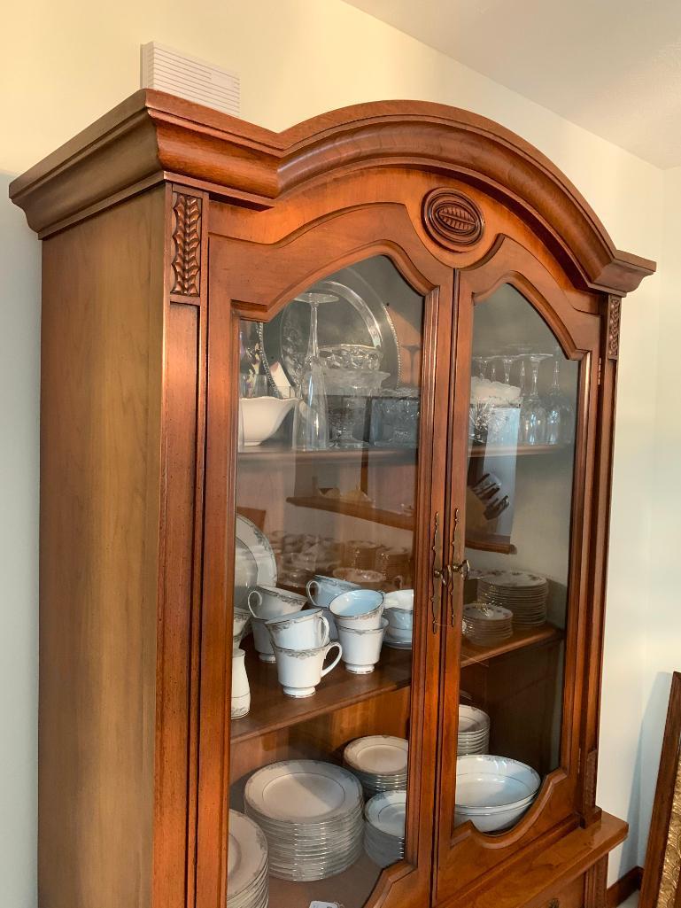 Vintage 1960's Mount Airy China Cabinet