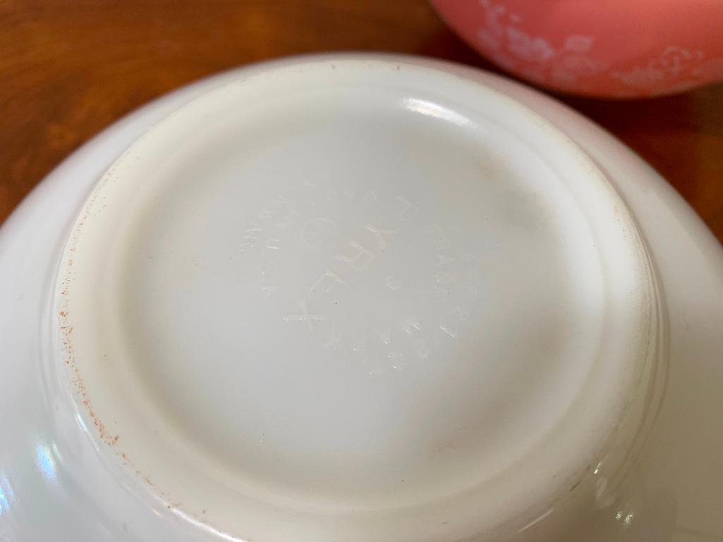 (2) Vintage Pyrex Mixing Bowls