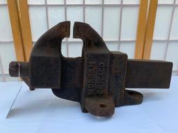 Good Morgan, Chicago #35 Bench Vise