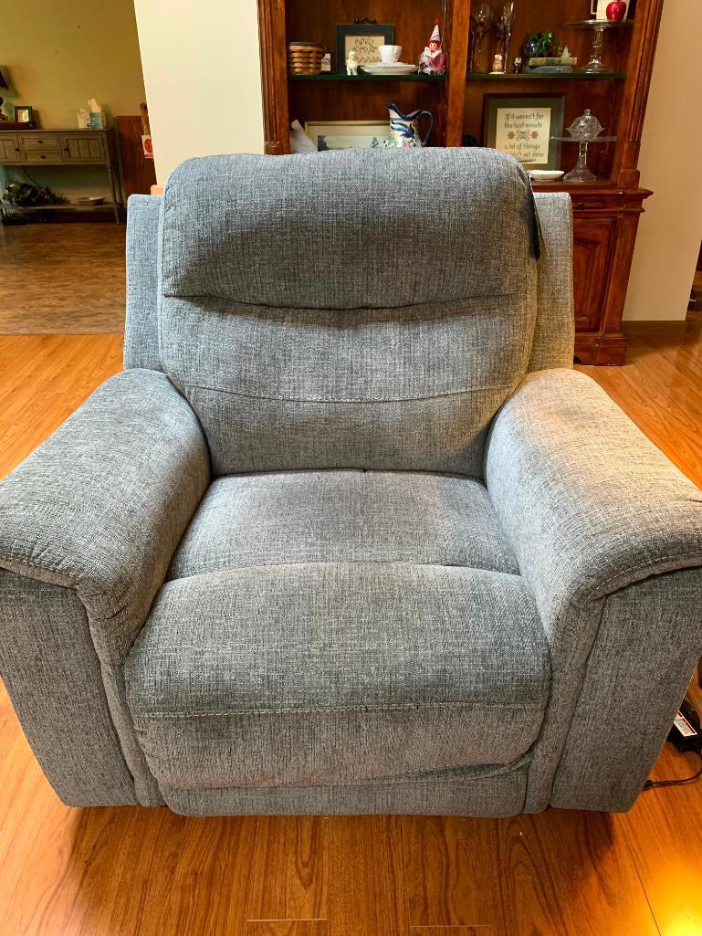 Ashley, Signature Design Electric Recliner