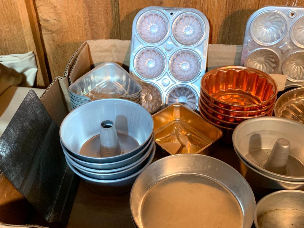 Group of Miniature/Toy Pie and Cake Pans