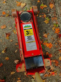 Mountain 3 1/2 Ton Floor Jack