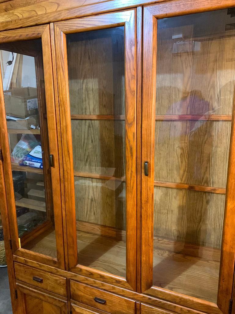 Stanley, Oak Finish China Cabinet