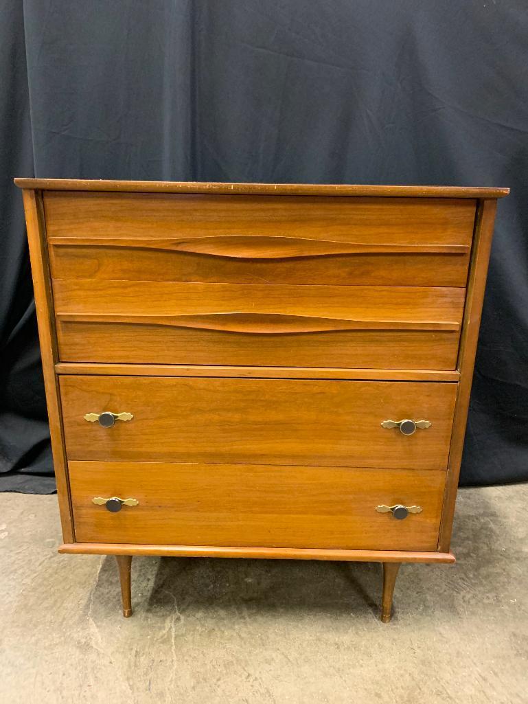 Mid Century Modern Chest of Drawers