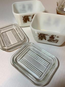 3 Piece Lot Pyrex Set with Lids 2-1.5 Cups and 1 and 1.5 Qt