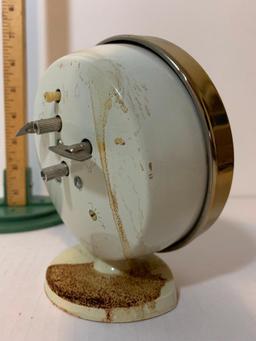 Vintage Ingraham Windup Metal Clock. This Item is 5.5" Tall