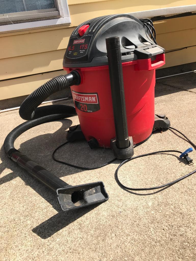Craftsman 20 Gal 6.5 HP ShopVac. This Item has been Plugged in and is in Working Condition