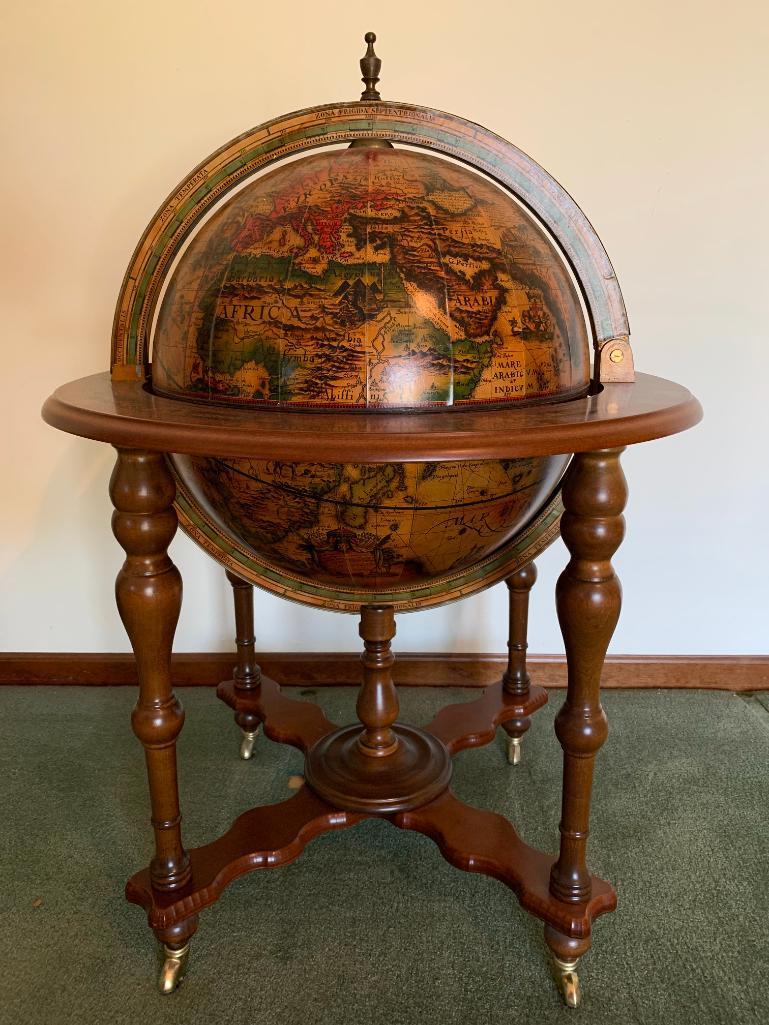 Cool, Old World Globe With Bar 40" x 29"