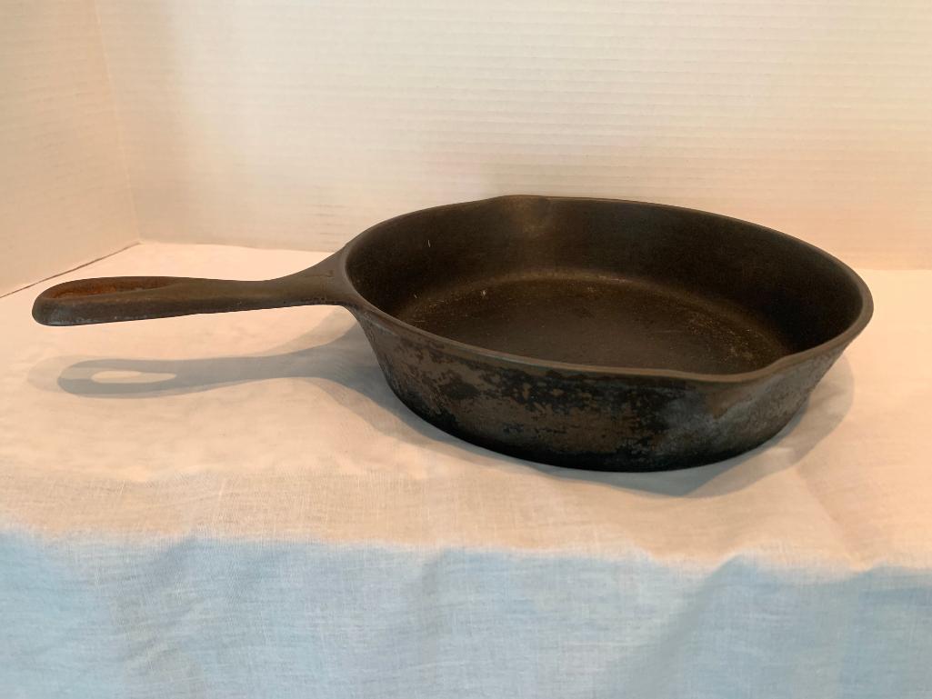 Vollrath #7 Cast Iron Skillet Diameter 9.5"