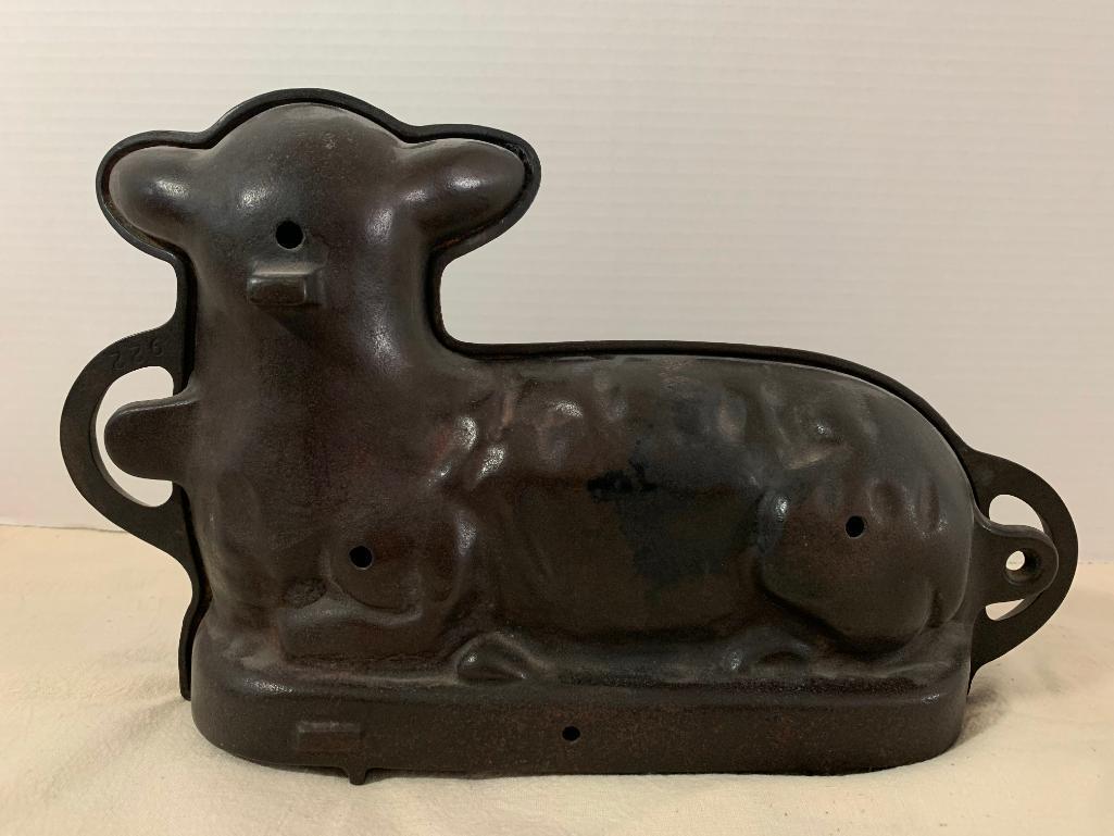 Griswold/Ohio Wagner Ware Cast Iron Lamb Cake Pan No.866. This Item is 7.5" Tall - As Pictured
