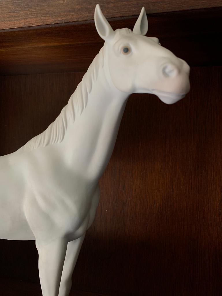 Lladro "Thoroughbred Horse" No Box Included. This is 15" Tall. Includes Framed Certificate