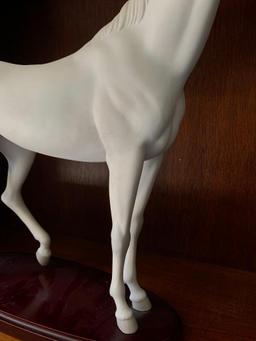 Lladro "Thoroughbred Horse" No Box Included. This is 15" Tall. Includes Framed Certificate