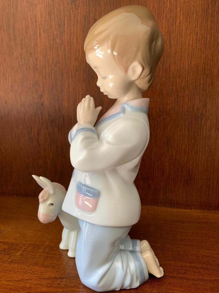 Lladro "Bless Us All" with Original Box. This is 7.5" Tall