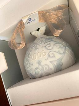 Lladro "2001 Christmas Ball" with Original Box. This has Never Been Out of the Box