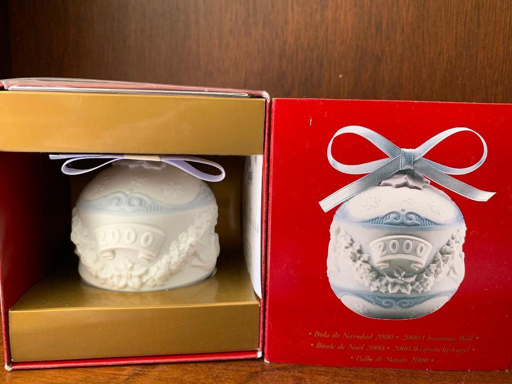 Lladro "2000 Christmas Ball" with Original Box. This has Never Been Out of the Box