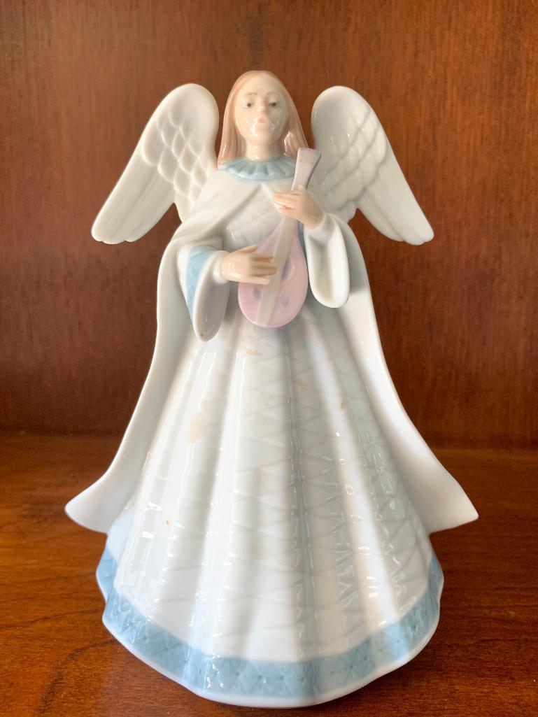 Lladro "Angelic Melody" with Original Box. This is 7.5" Tall